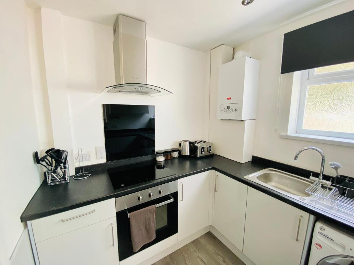 Emerald Living, 4 Bedrooms In The Heart Of Swansea! Holiday home Swansea