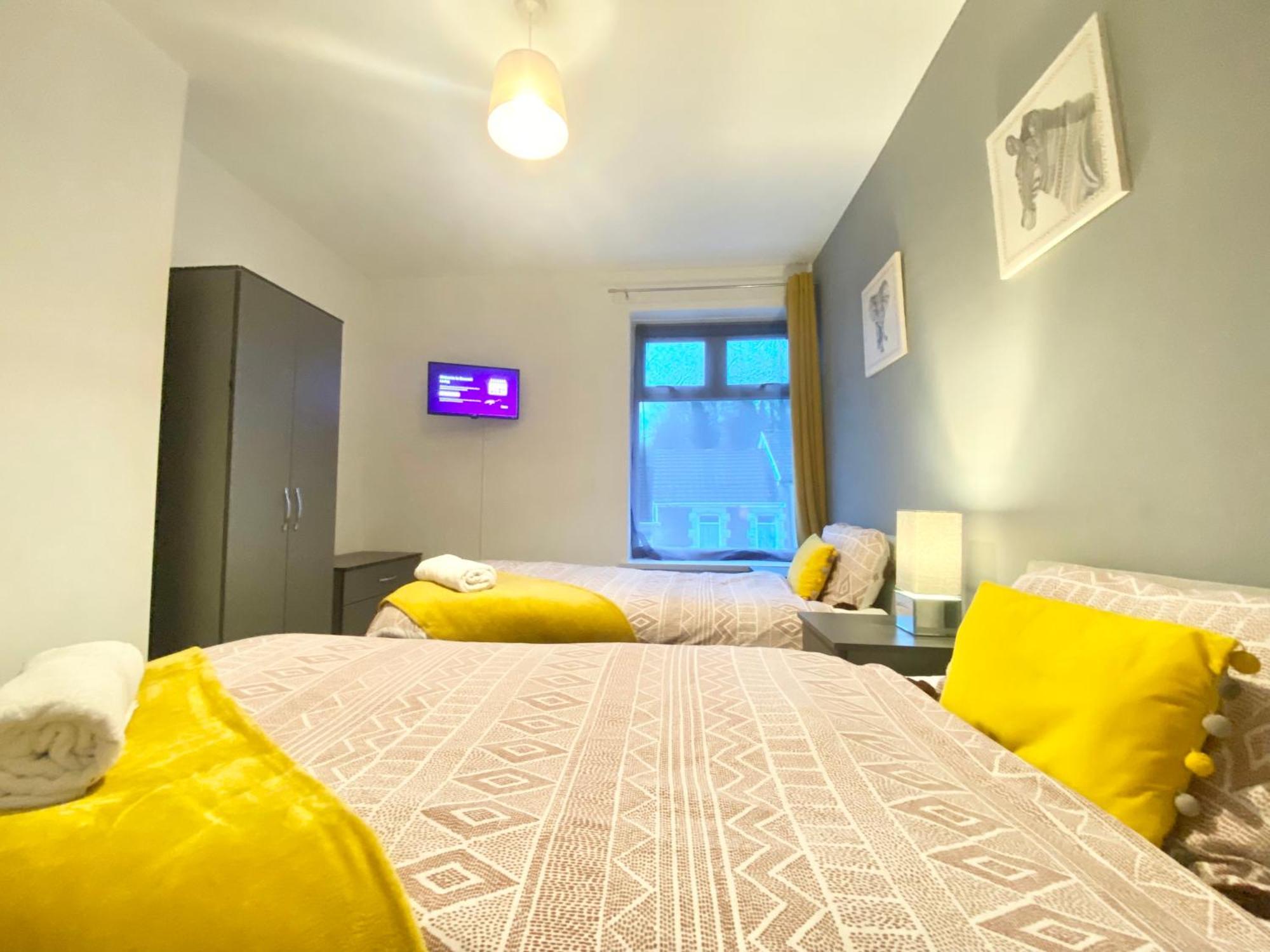 Holiday home Emerald Living, 4 Bedrooms In The Heart Of Swansea! *